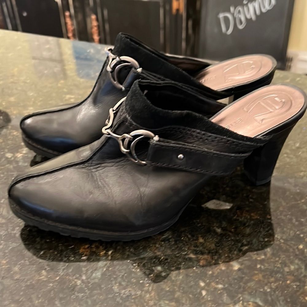 *Etienne Aigner* Sz 8 Blk Leather Mule Clogs